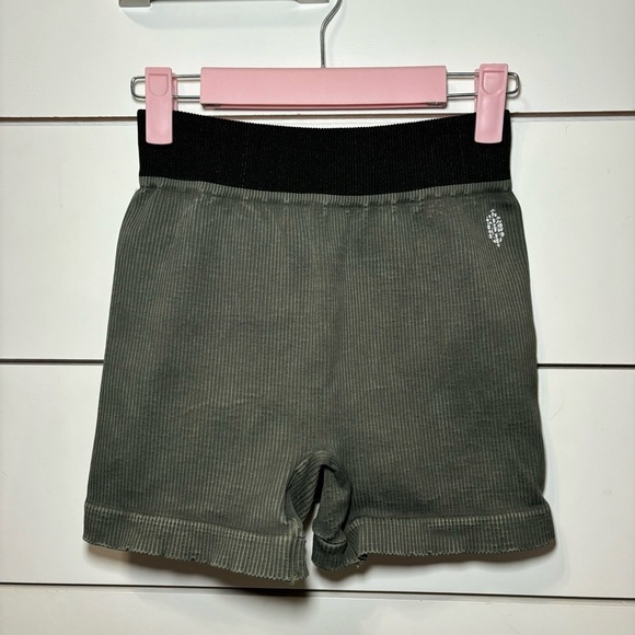 Free People Movement Prajna Shorts Green - Picture 2 of 6